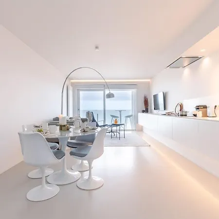 Appartement Huswell - Cozy Modern With Magnificent Sea-view