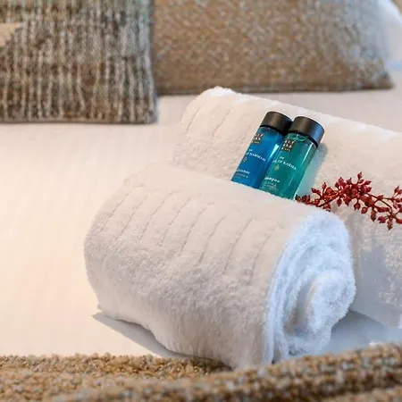 Apartment Huswell - Cozy Modern With Magnificent Sea-view *