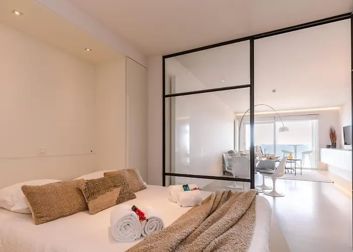 Huswell - Cozy Modern With Magnificent Sea-view