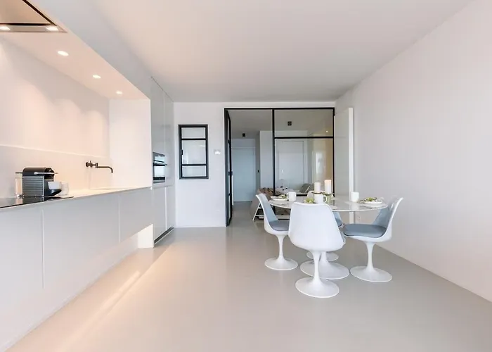 Huswell - Cozy Modern With Magnificent Sea-view *